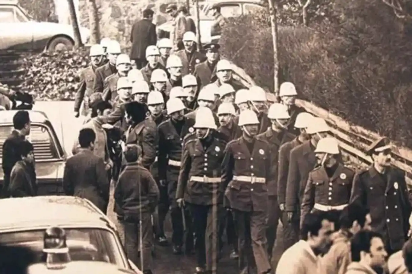 "Anız yakanlar çevreyi kirletme suçu oluşturduğu için TCK kapsamında yargılanmalı"